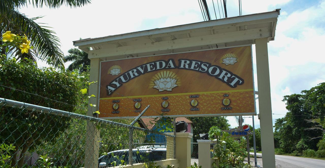 Ayurveda Resort Негрил Экстерьер фото